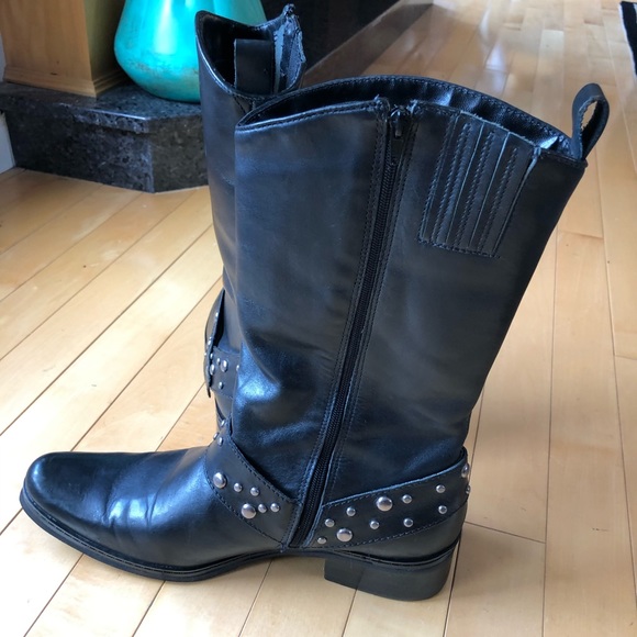 Naturalizer, Women’s 8, Black leather Rivalry Stud Moto Boots, EUC - Picture 16 of 16